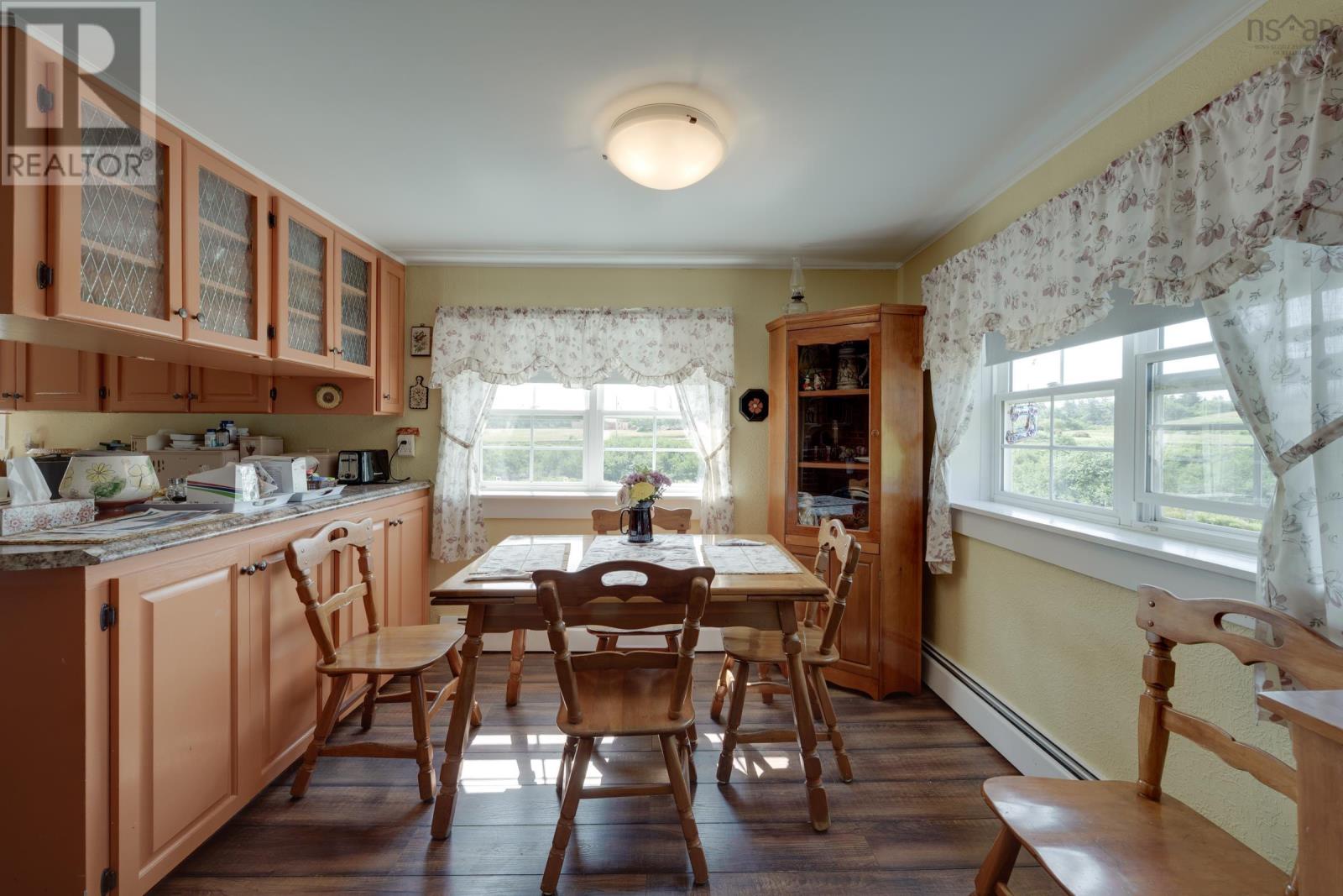 Property 9 of 50 of 18 Riverside Lane