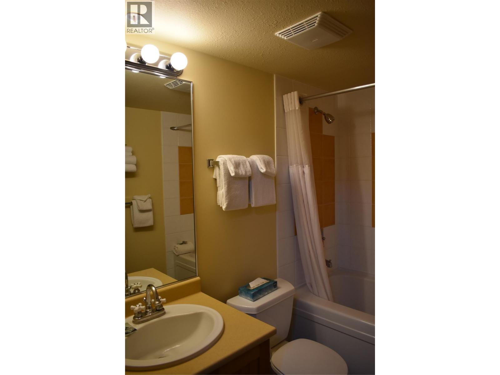 #104 2080 Summit Drive Lot# 3 - 9