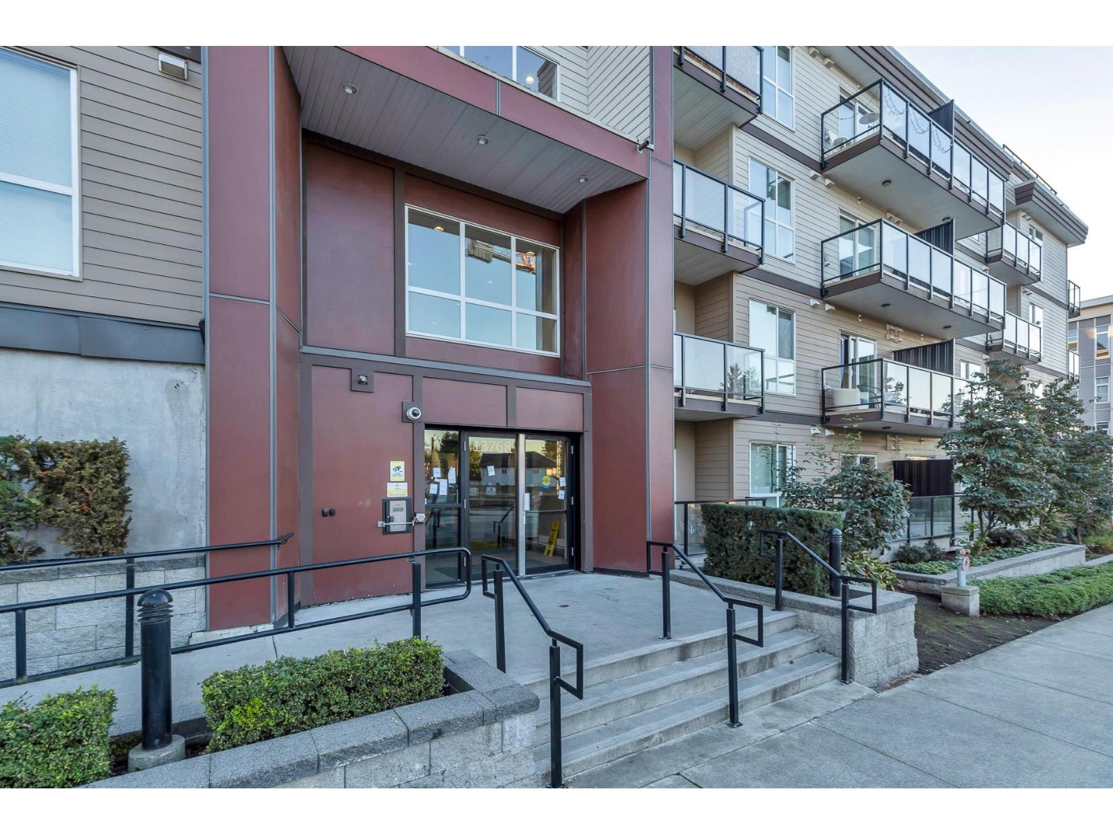 221 13768 108 Avenue - photo 2