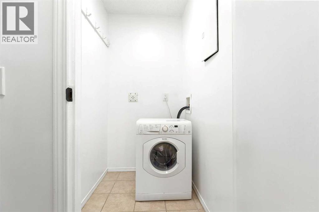 Single Family House for Sale in    Street SE Forest Lawn Calgary 