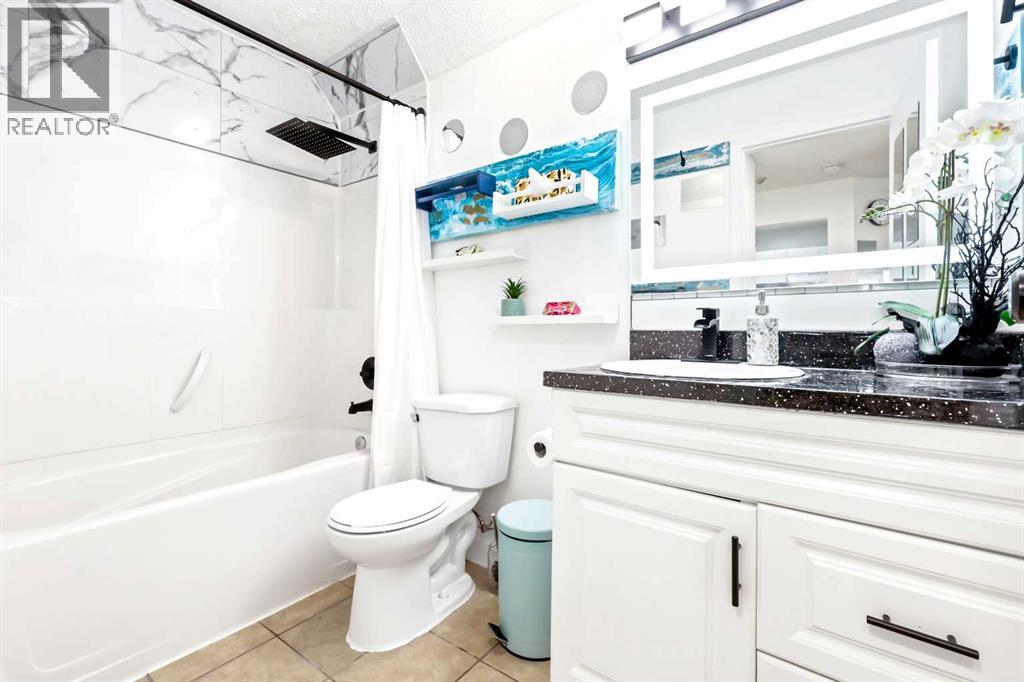 Single Family House for Sale in    Street SE Forest Lawn Calgary 