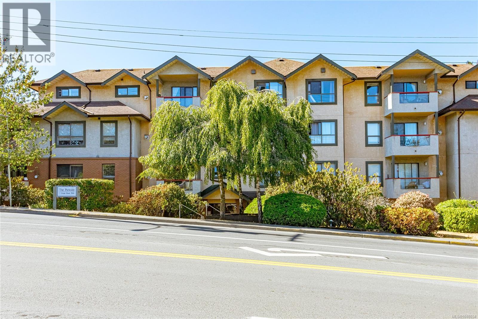 201 7 Gorge Road West, Saanich