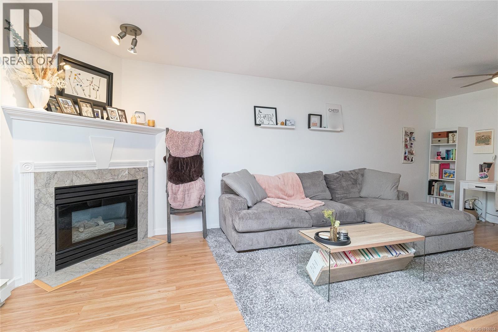 201 7 Gorge Road West, Saanich