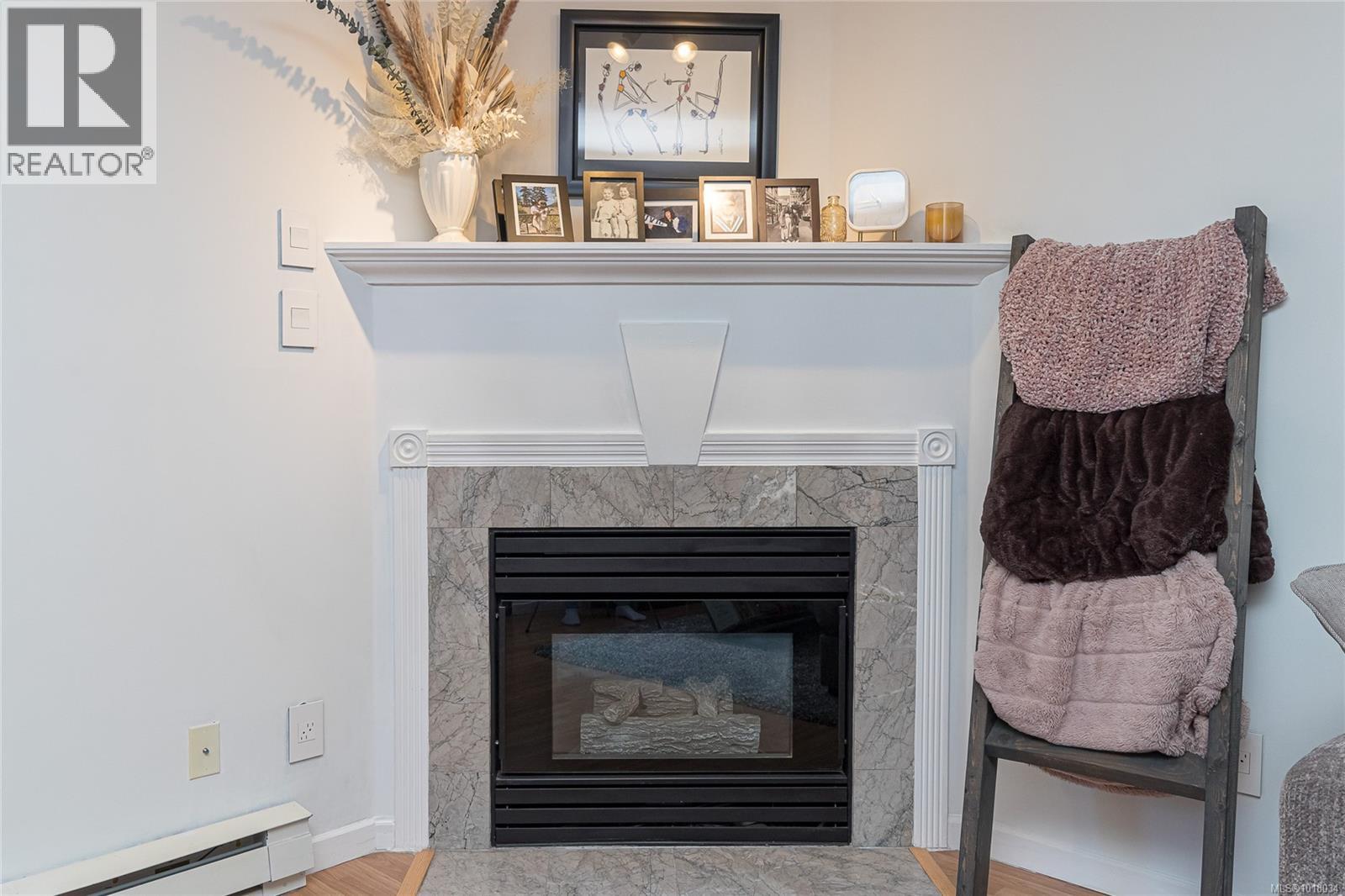 201 7 Gorge Road West, Saanich