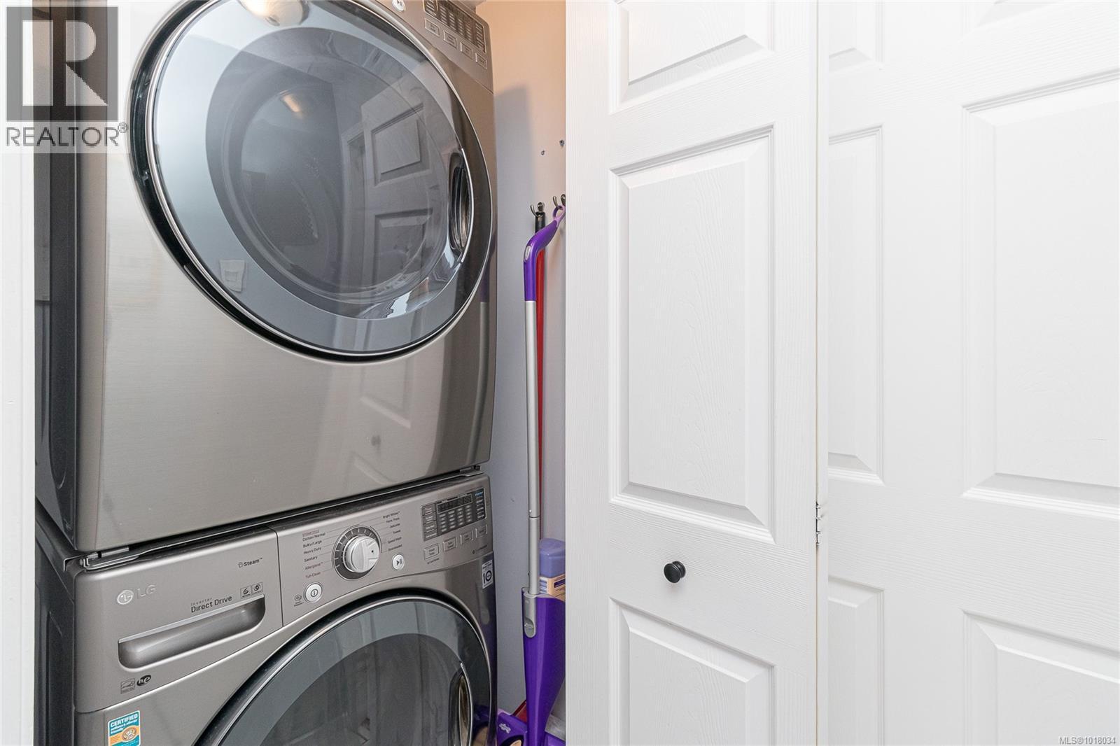 201 7 Gorge Road West, Saanich