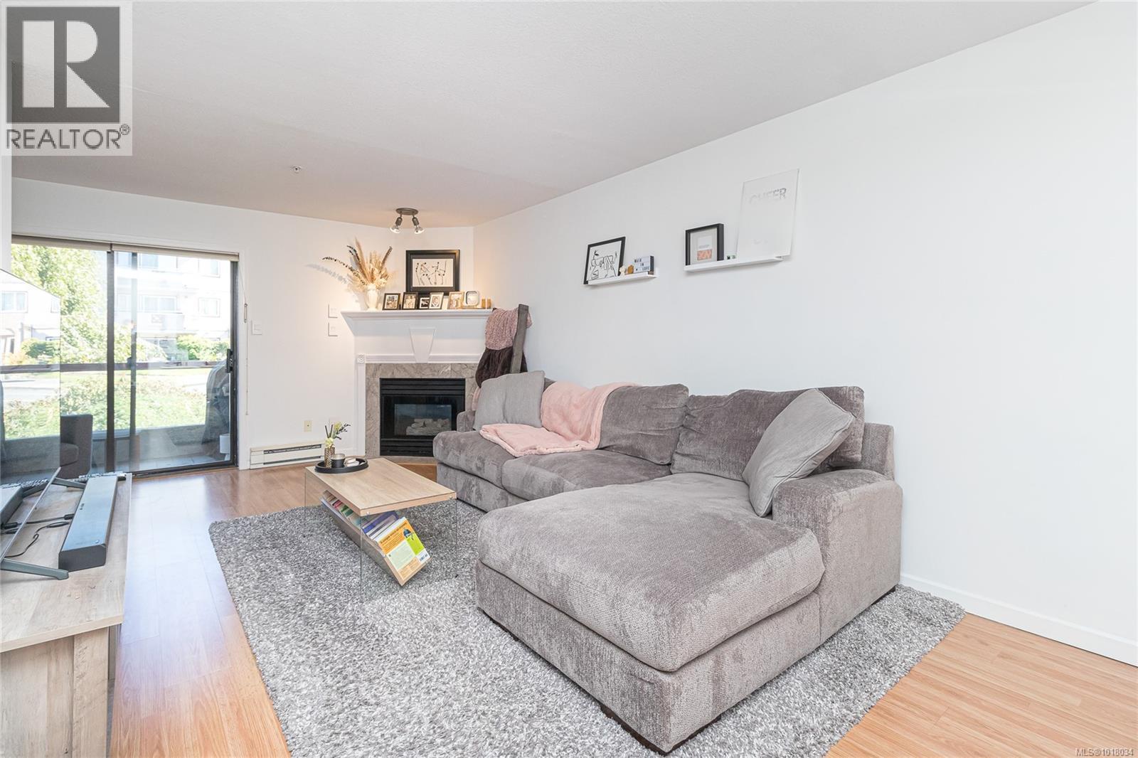 201 7 Gorge Road West, Saanich