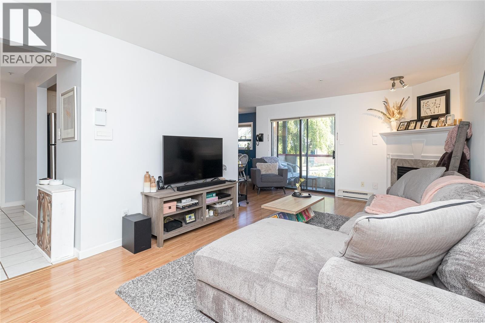 201 7 Gorge Road West, Saanich