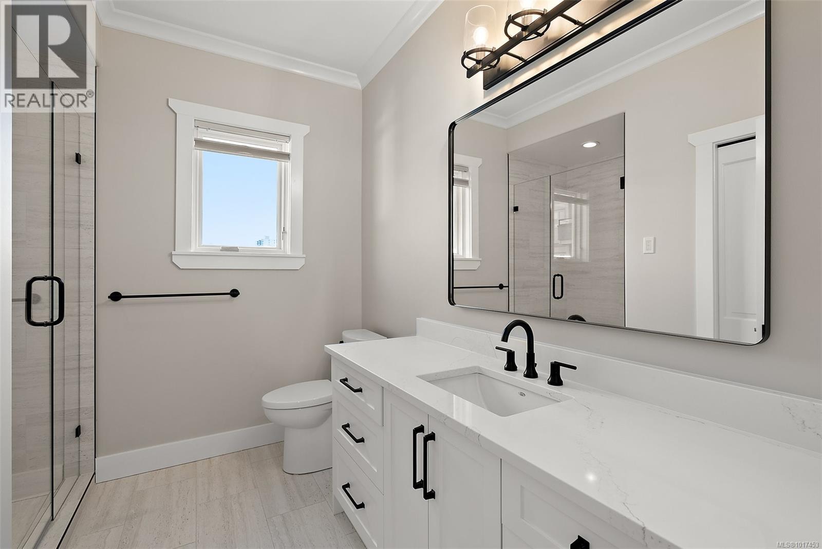 2 338 Dallas Rd, Victoria