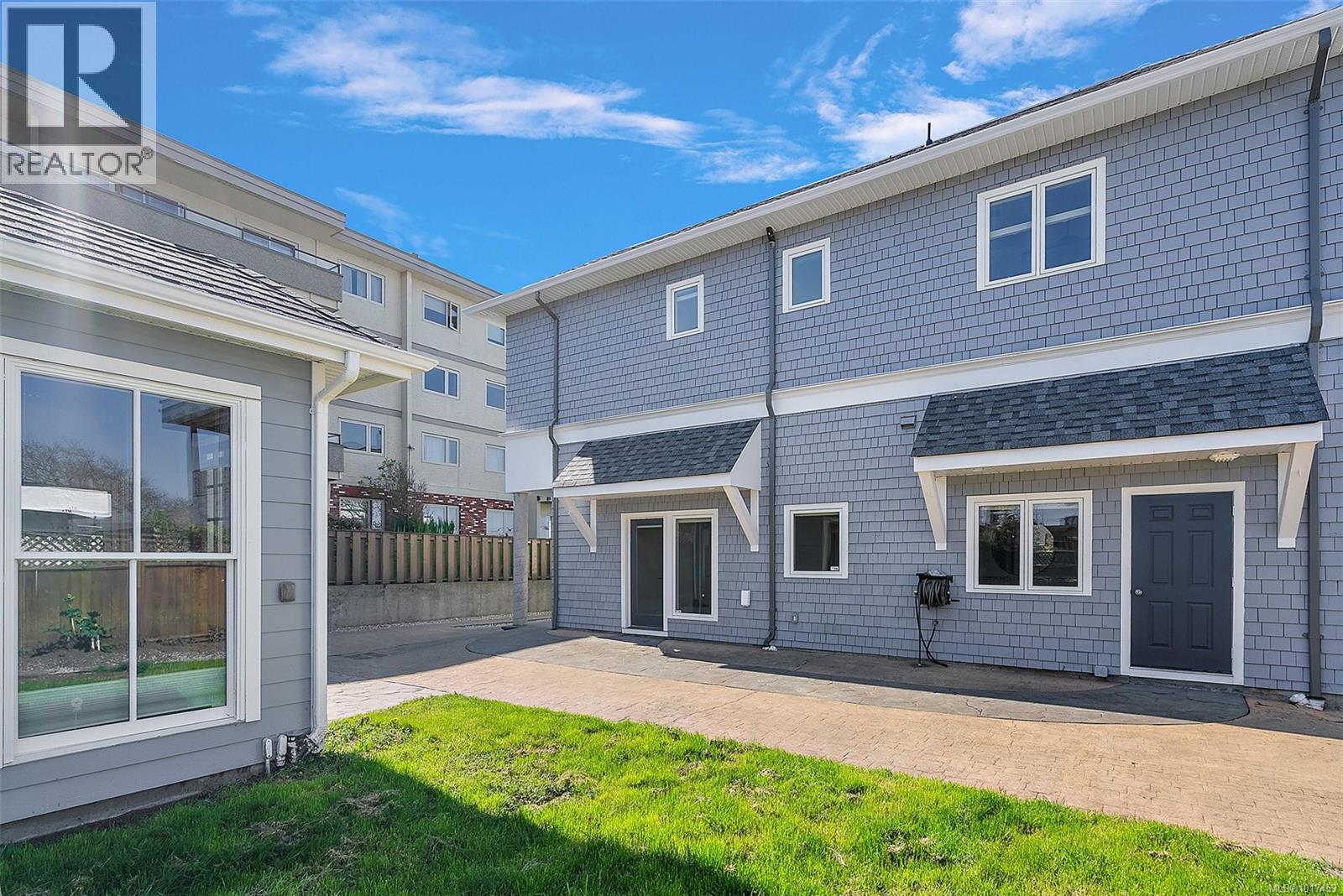 2 338 Dallas Rd, Victoria