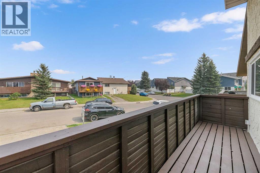 Single Family House Bi-level for Sale in  Doverville Way SE Dover Calgary 