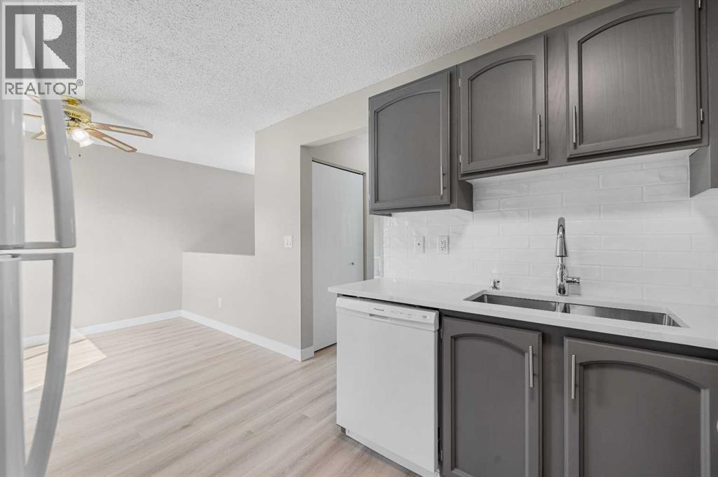 Single Family House Bi-level for Sale in  Doverville Way SE Dover Calgary 