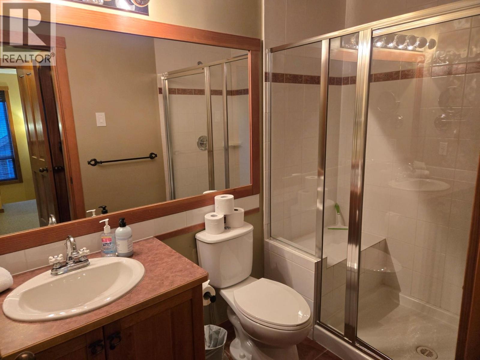 19 2075 Summit Drive, Panorama