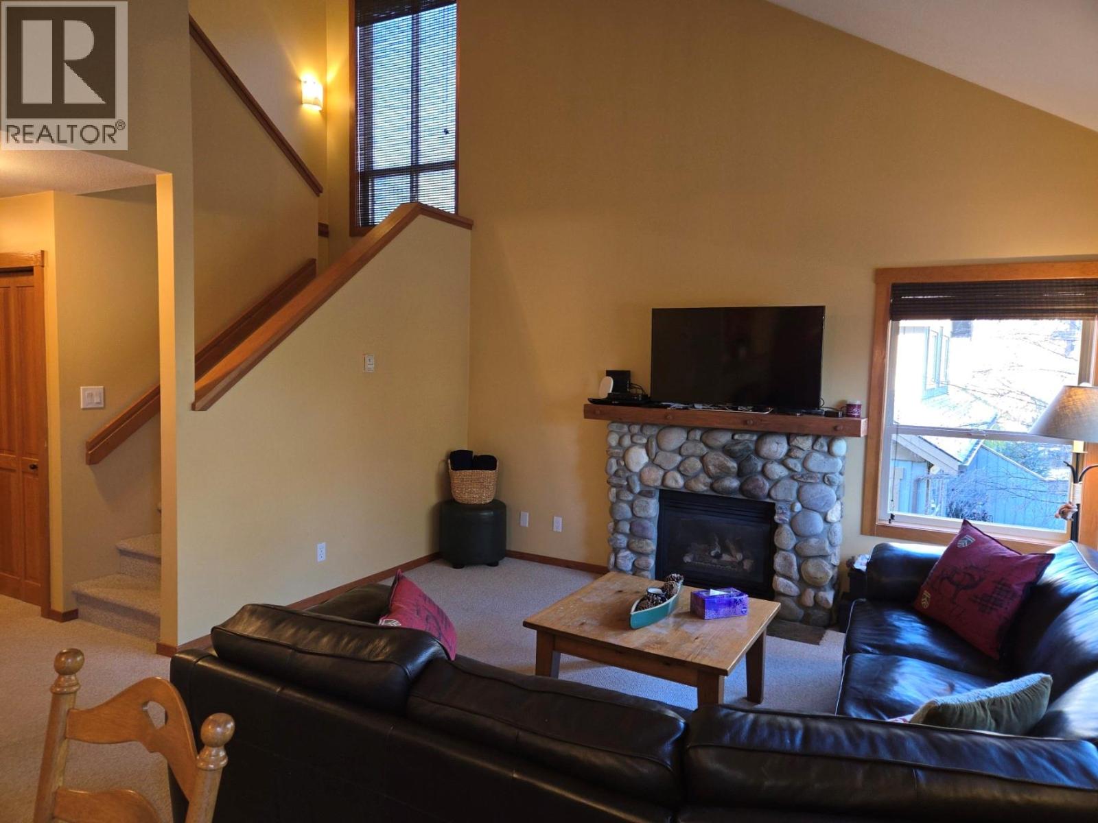 #19 2075 Summit Drive - 22