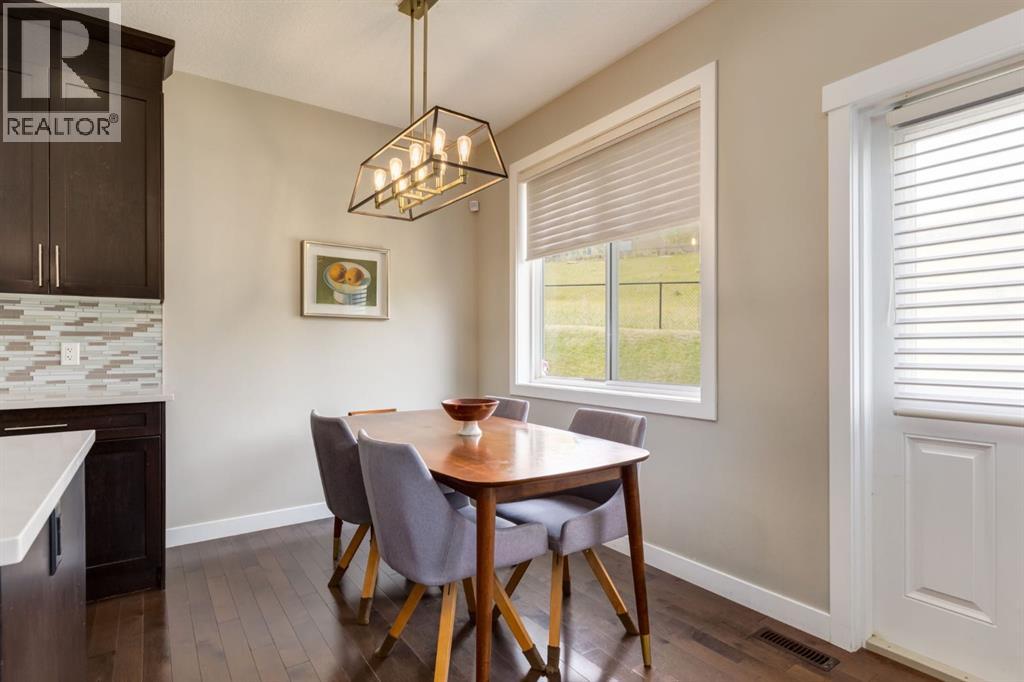 Single Family House for Sale in  Sherwood Mount NW Sherwood Calgary 