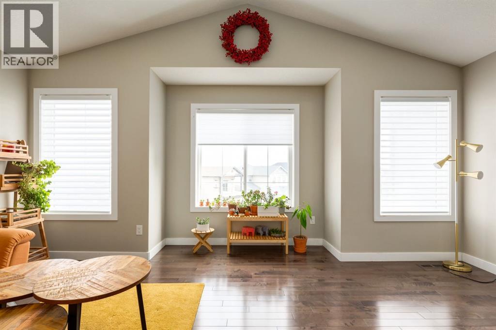 Single Family House for Sale in  Sherwood Mount NW Sherwood Calgary 