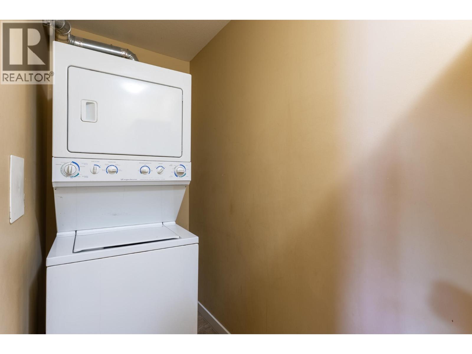 306 135 Ziprick Road, Kelowna