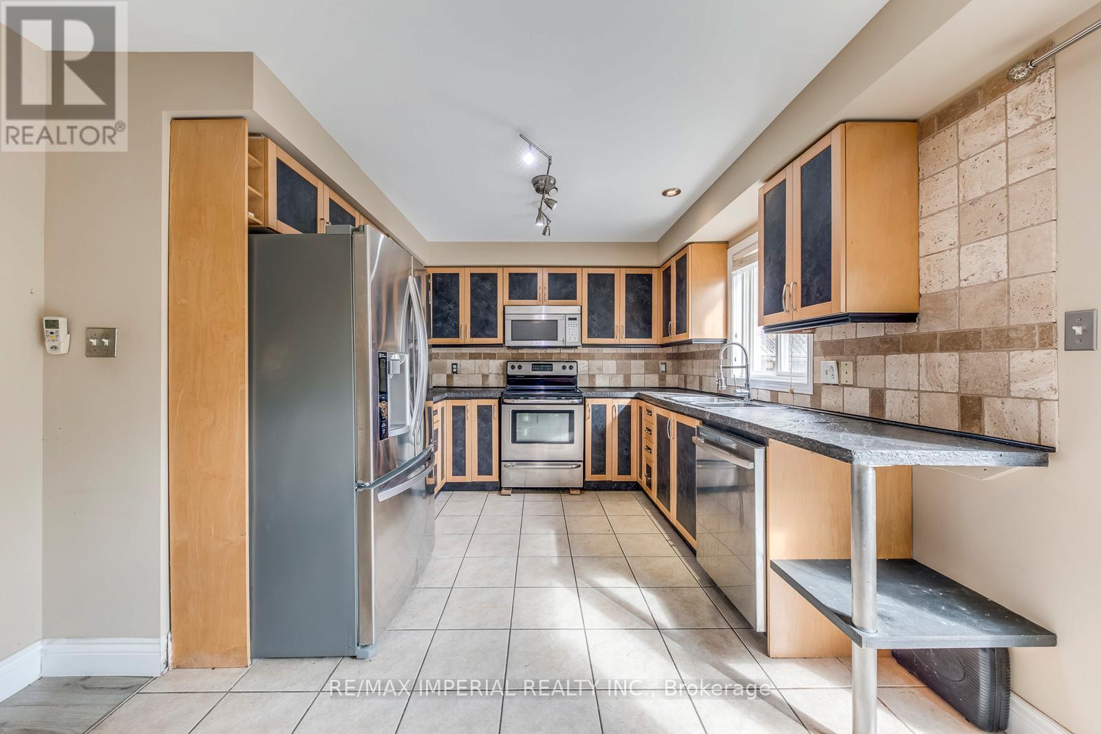 Single Family House for Sale in    SOUTHSIDE PLACE Hamilton (Mountview) 