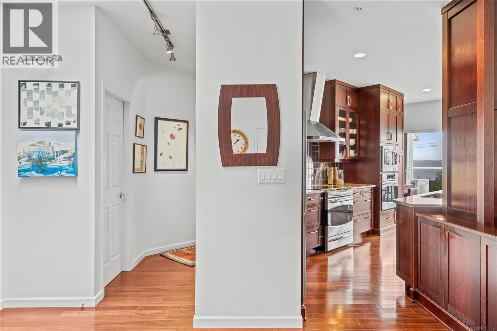 401 650 Prideaux St, Nanaimo