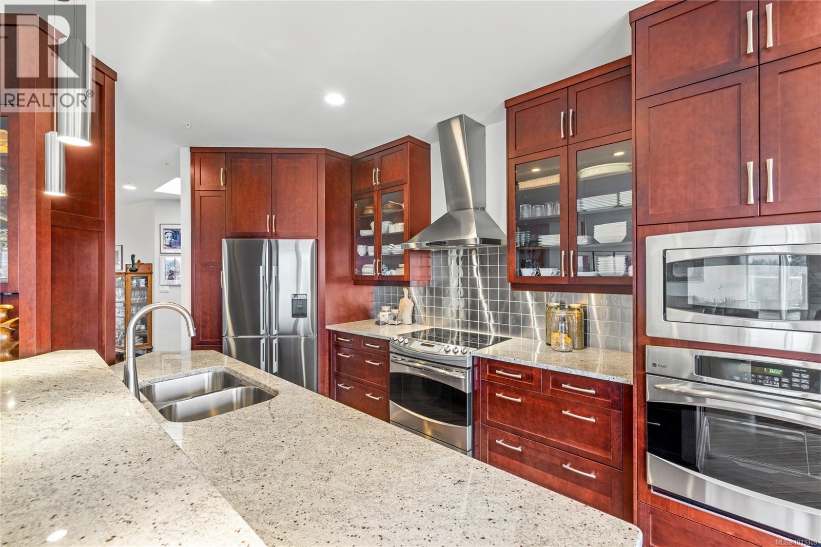 401 650 Prideaux St, Nanaimo