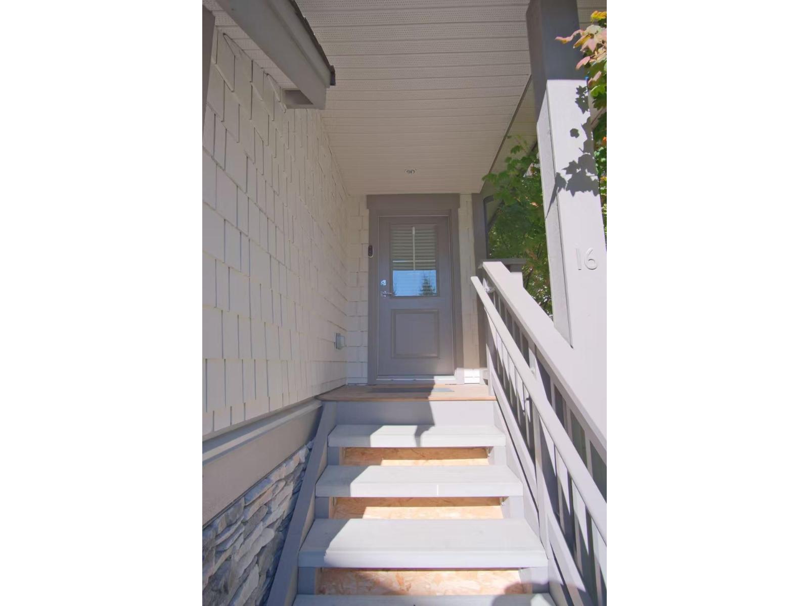 16 8217 204B STREET, Langley