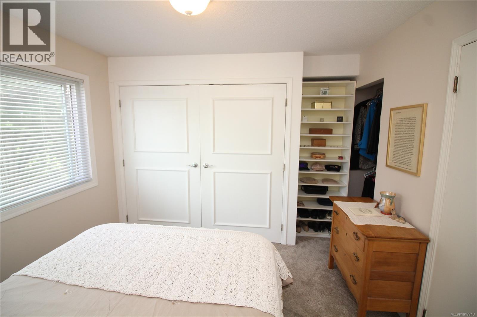 303 9942 Daniel St, Chemainus