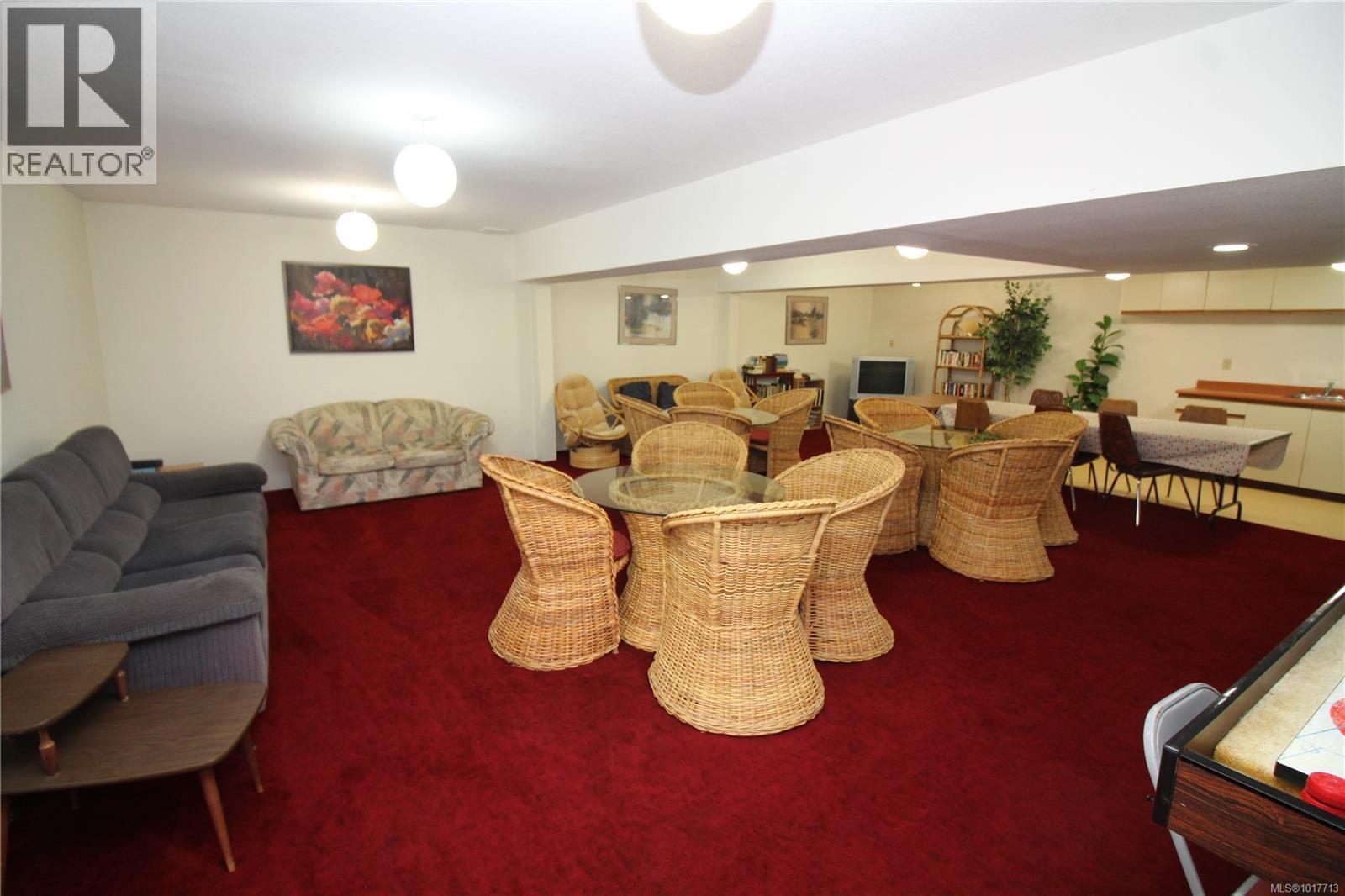 303 9942 Daniel St, Chemainus