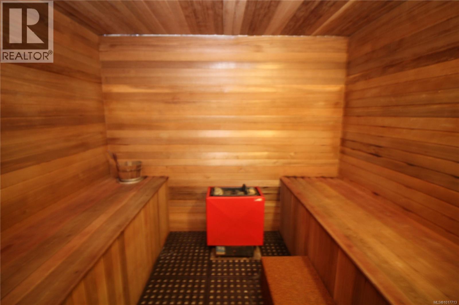 303 9942 Daniel St, Chemainus