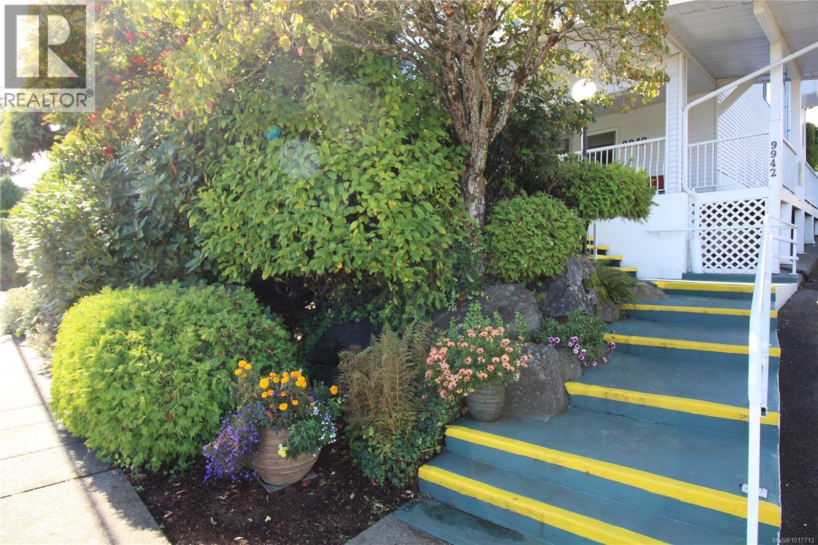 303 9942 Daniel St, Chemainus