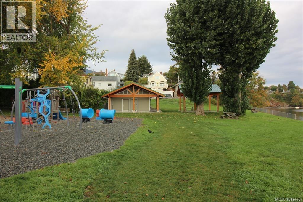 303 9942 Daniel St, Chemainus