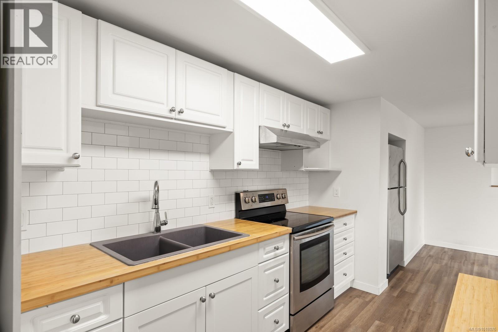 6675 Goodmere Rd, Sooke