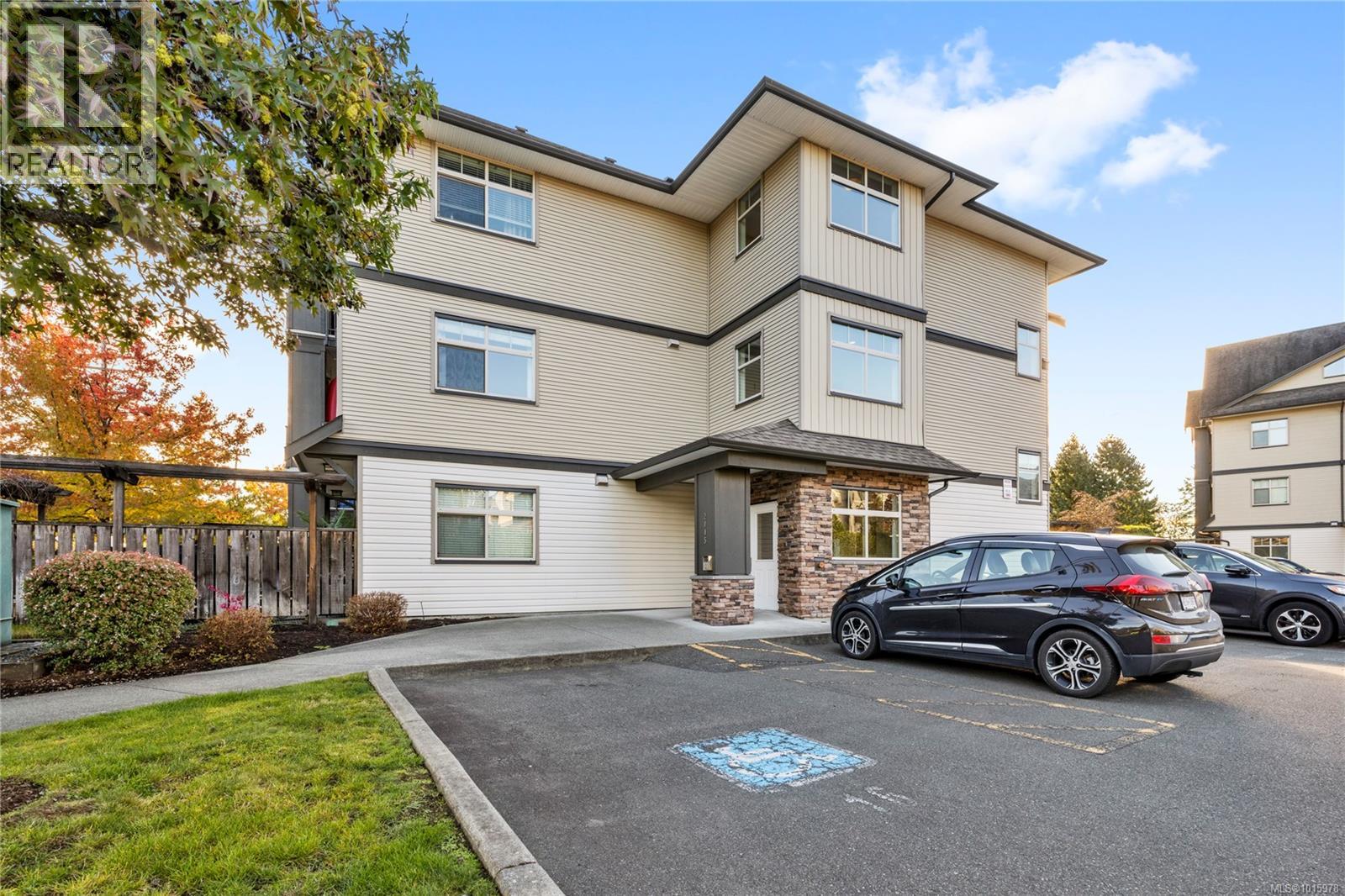 2111 Meredith Rd, Nanaimo - Exteriors - Photo 6