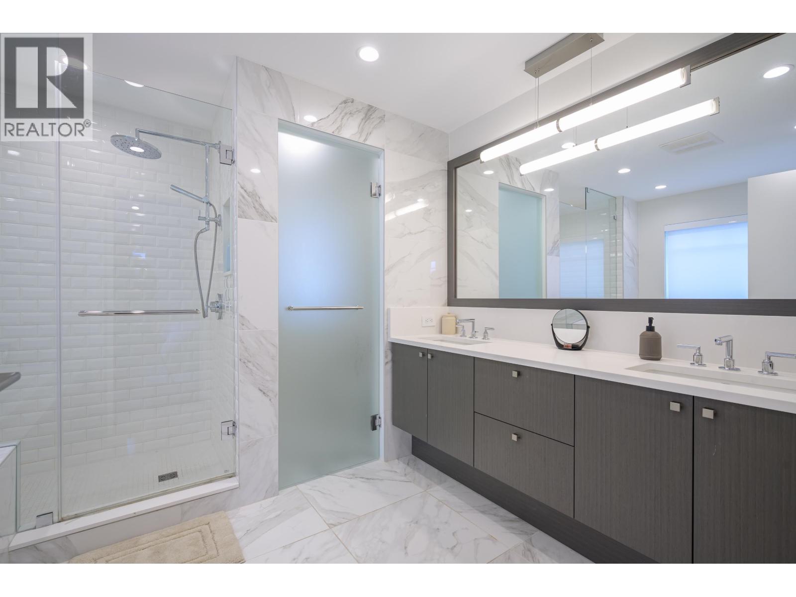 4754 HAZELNUT Way, Tsawwassen