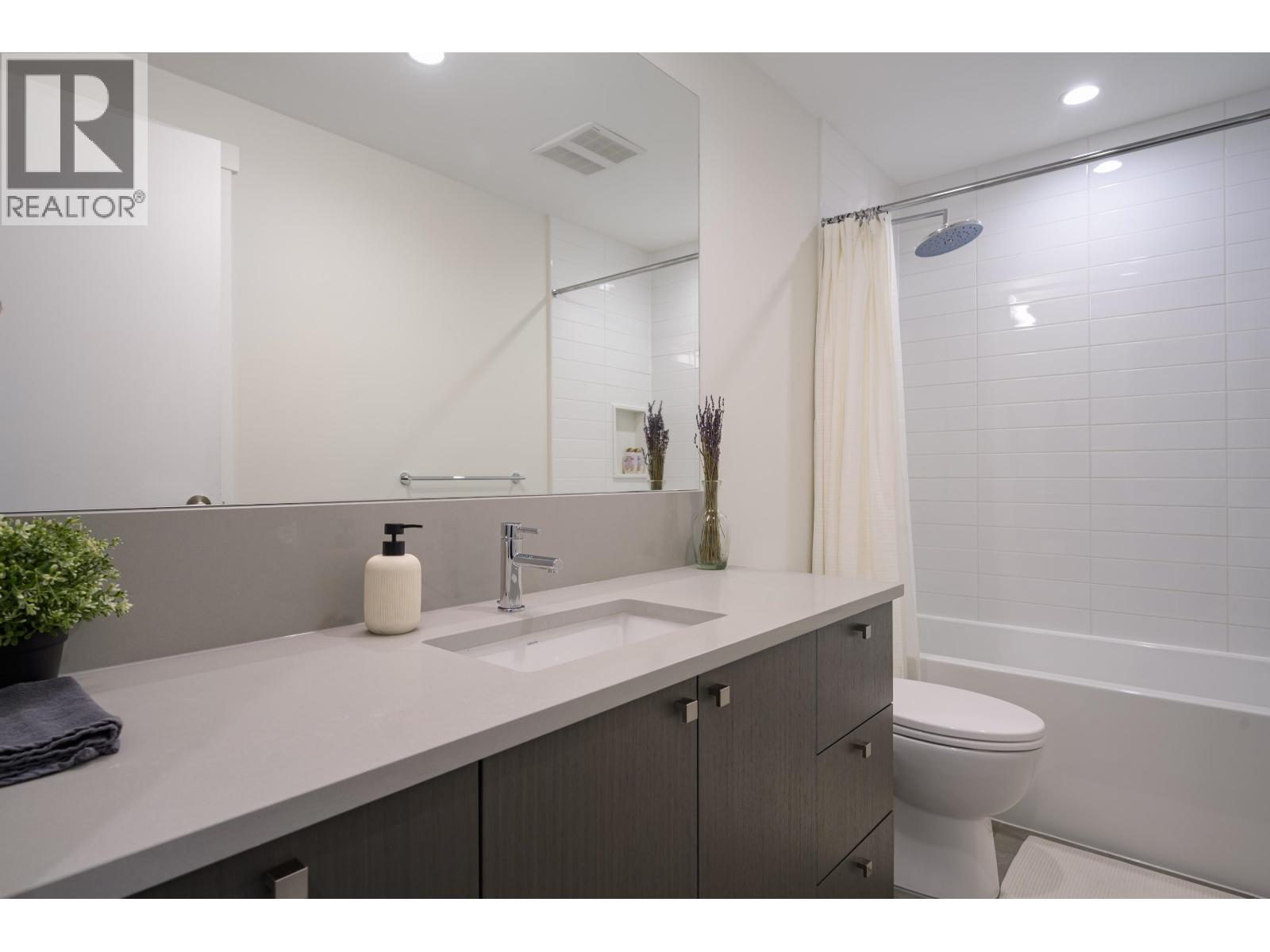 4754 HAZELNUT Way, Tsawwassen