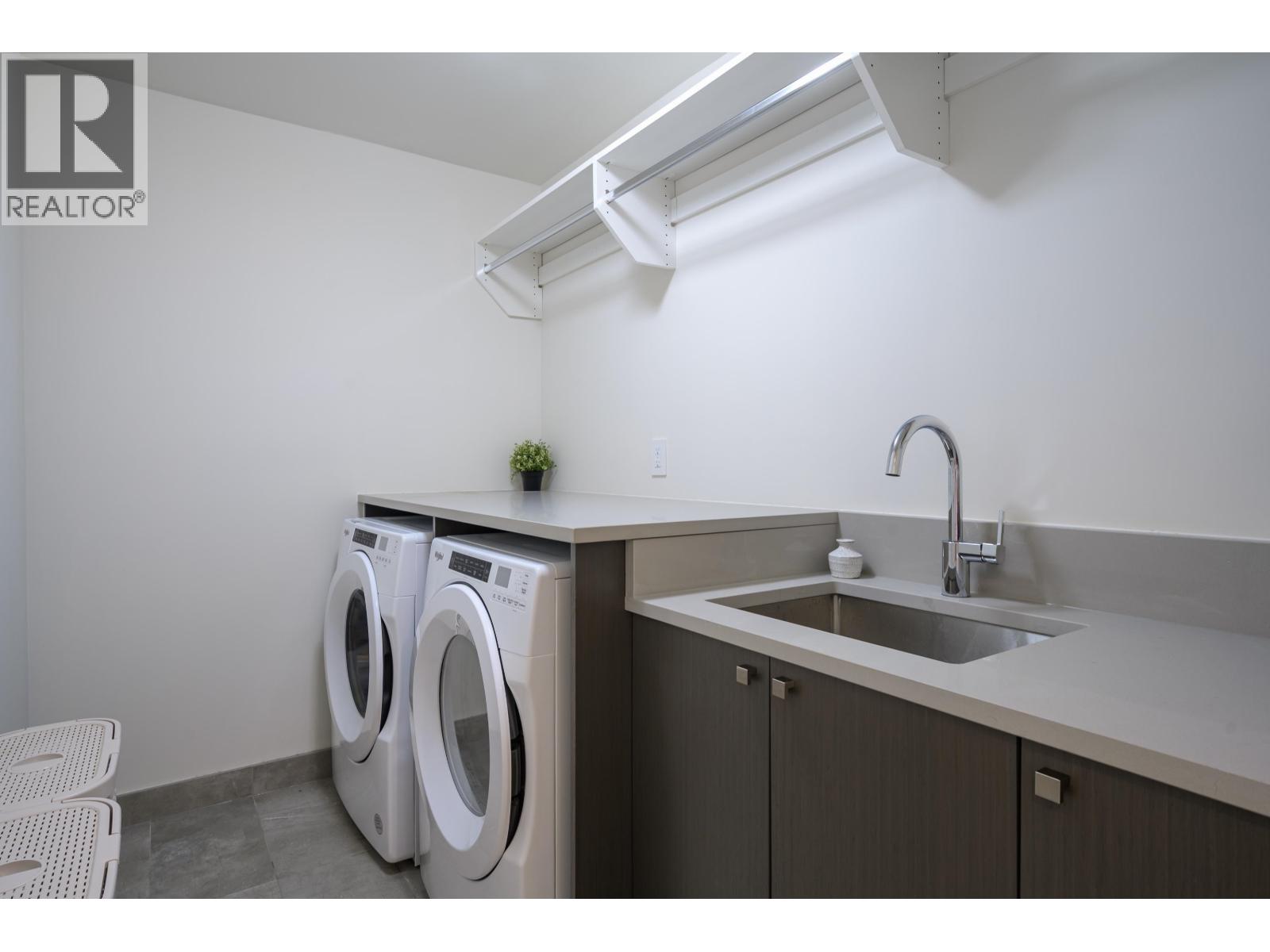 4754 HAZELNUT Way, Tsawwassen