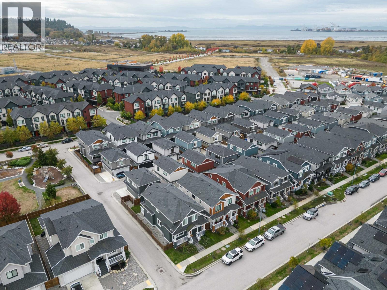 4754 HAZELNUT Way, Tsawwassen