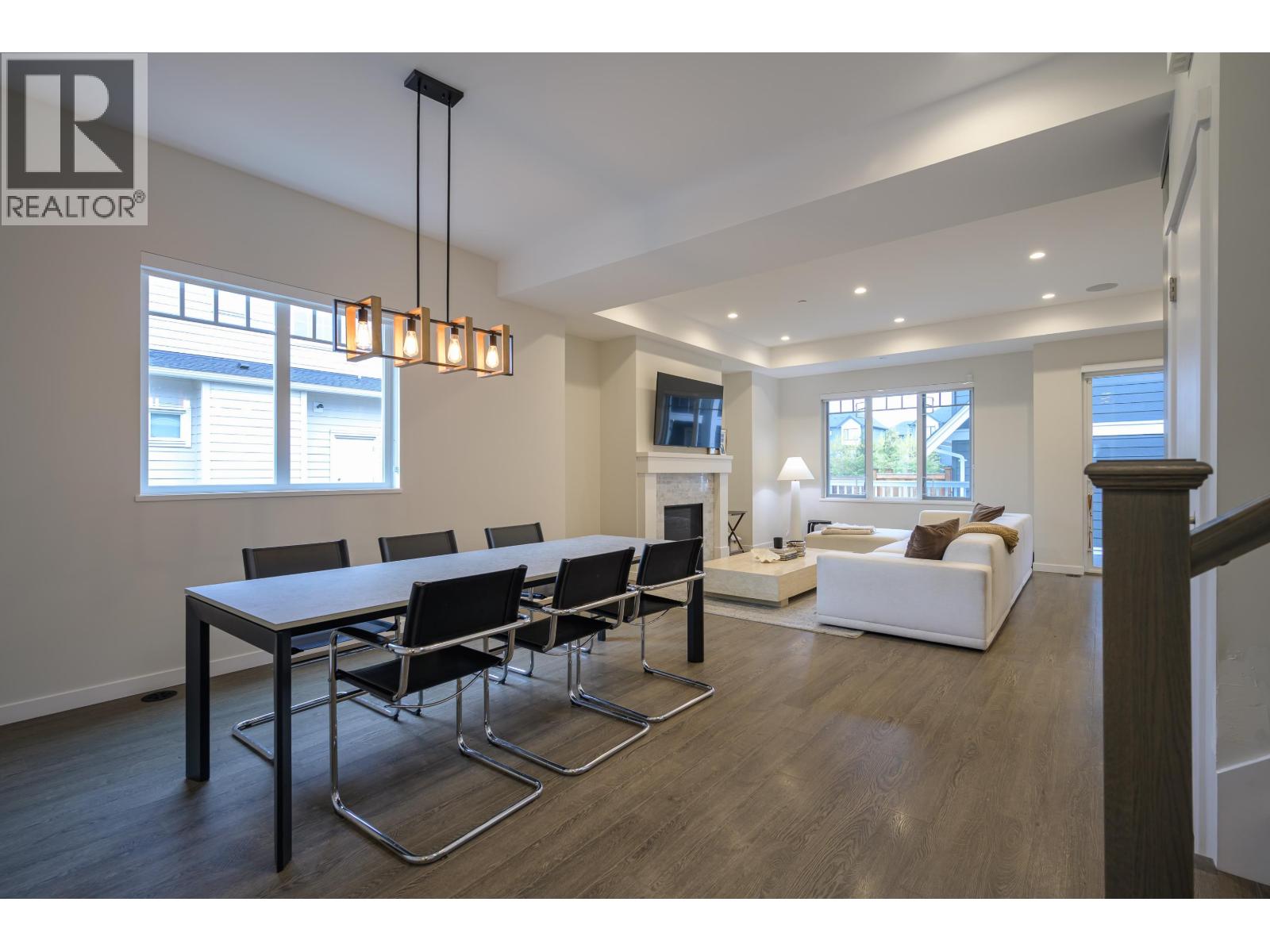 4754 HAZELNUT Way, Tsawwassen