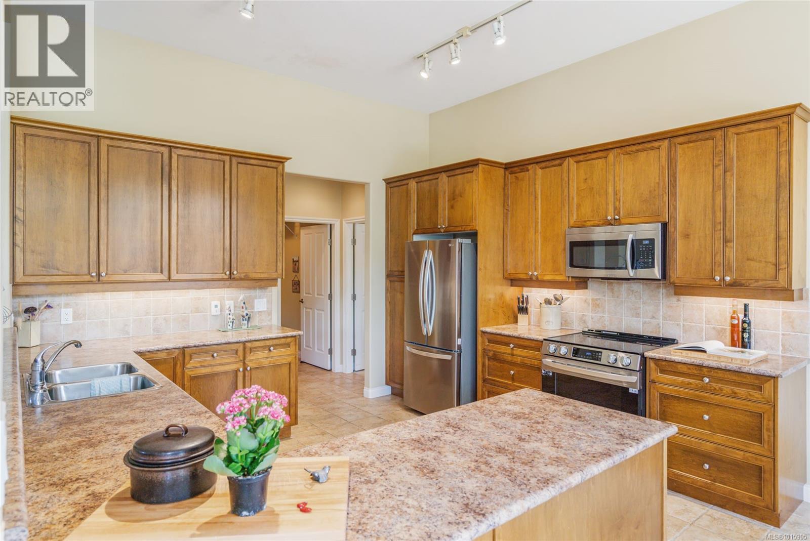 1416 Saturna Dr, Parksville