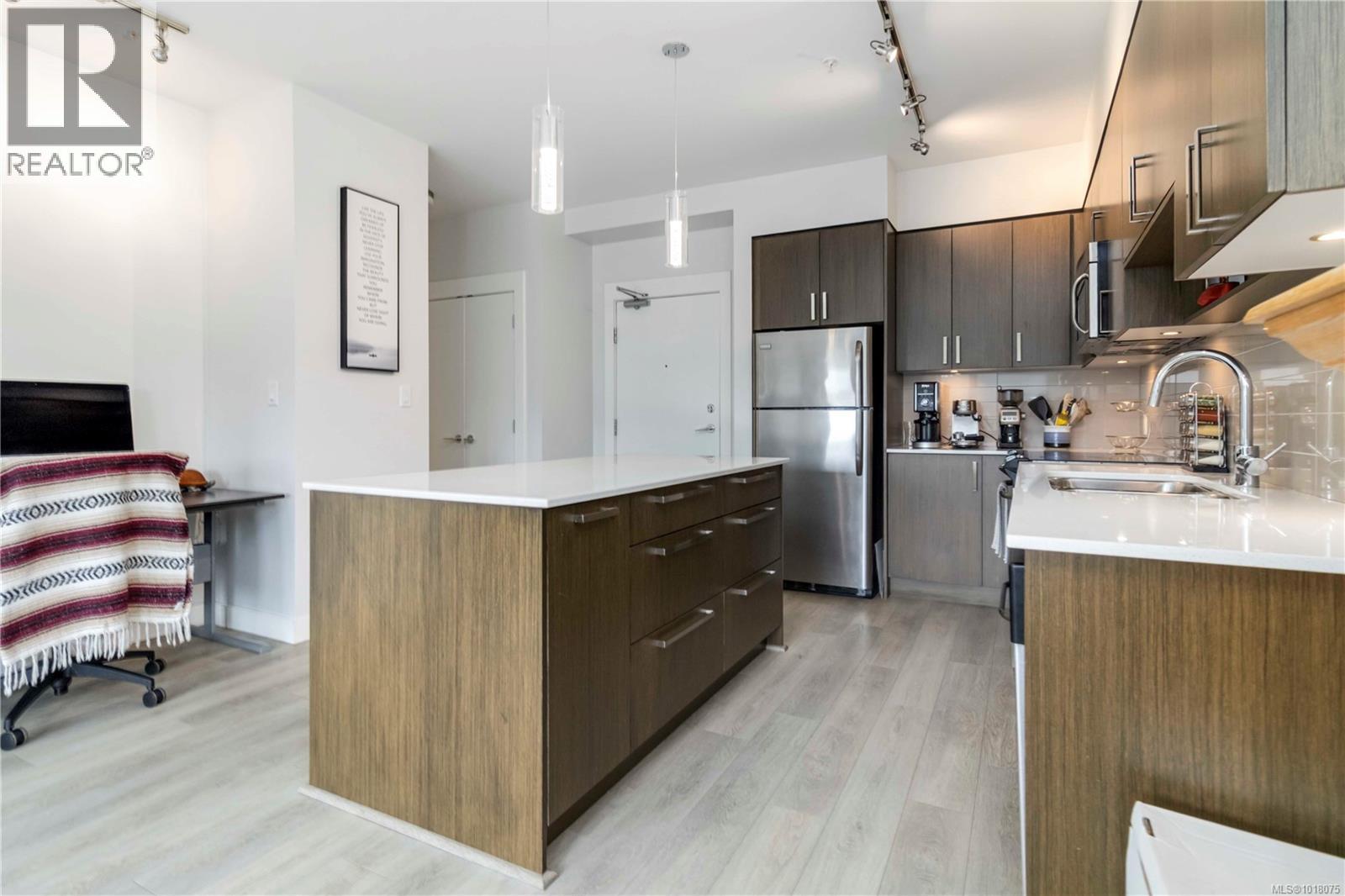 404 286 Wilfert Road, View Royal