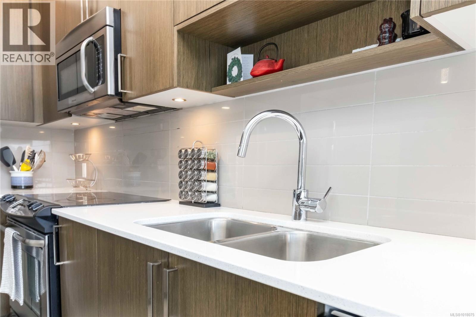 404 286 Wilfert Road, View Royal