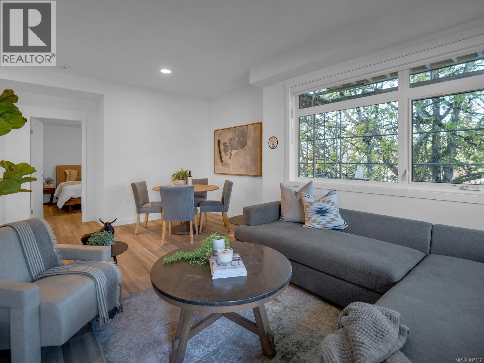 201 2390 City Gate Boulevard, Langford