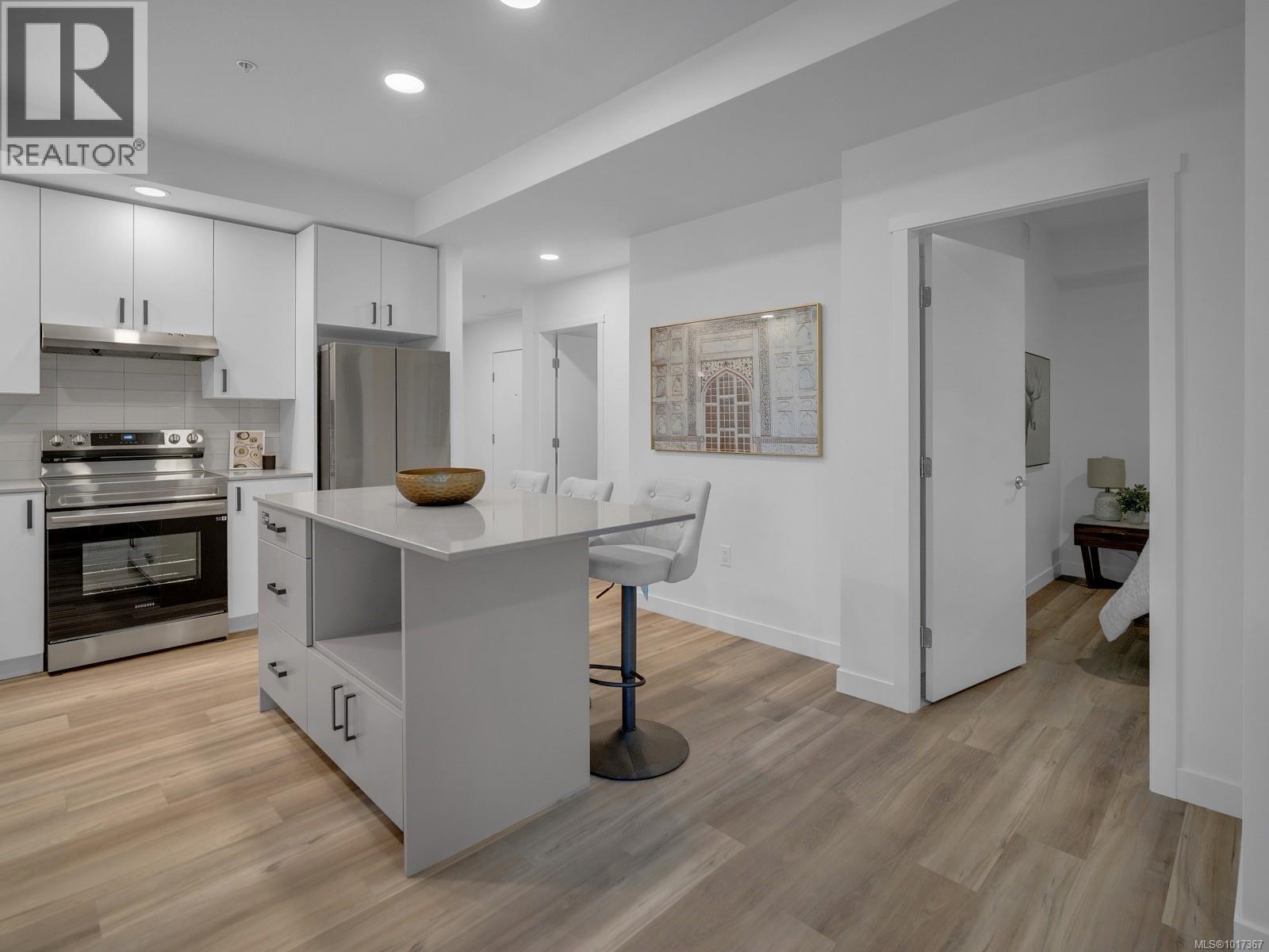 201 2390 City Gate Boulevard, Langford