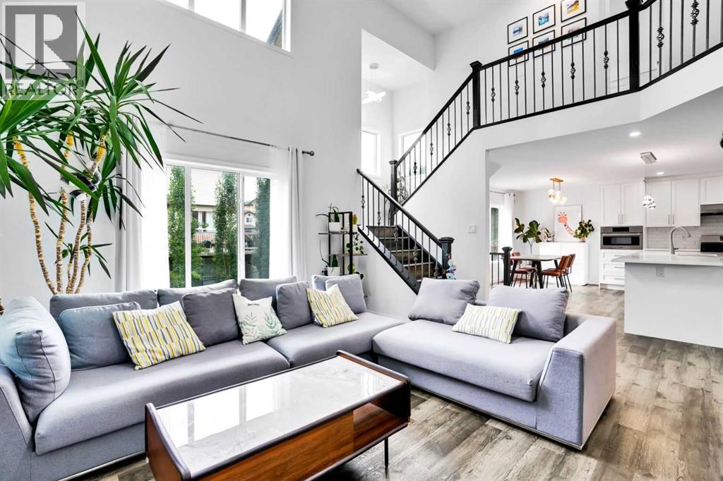 73 Elkton Way SW, Calgary, Alberta