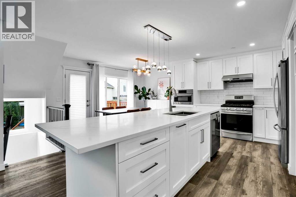 Single Family House for Sale in  Elkton Way SW Springbank Hill Calgary 