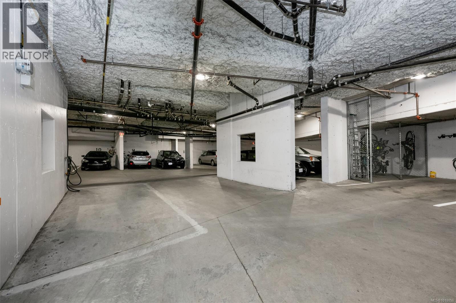101 605 Douglas St, Victoria