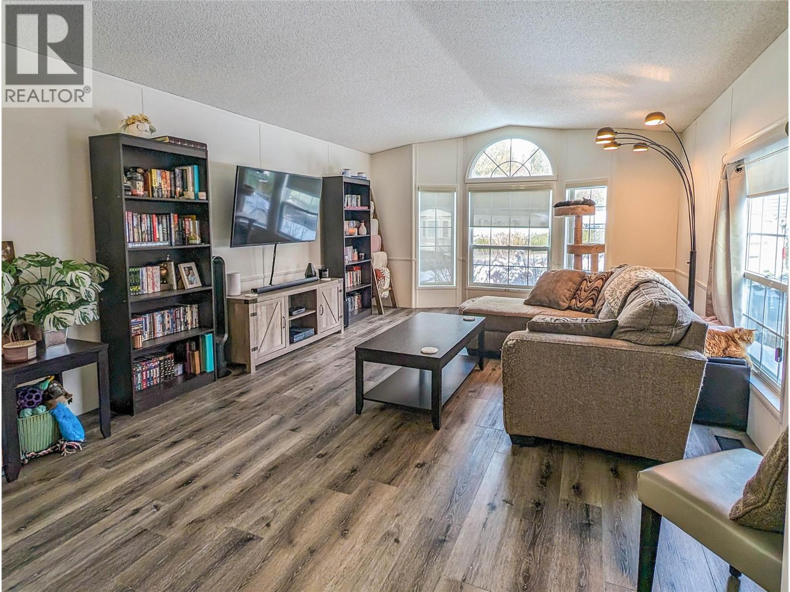 6721 51 Street Northeast, Salmon Arm