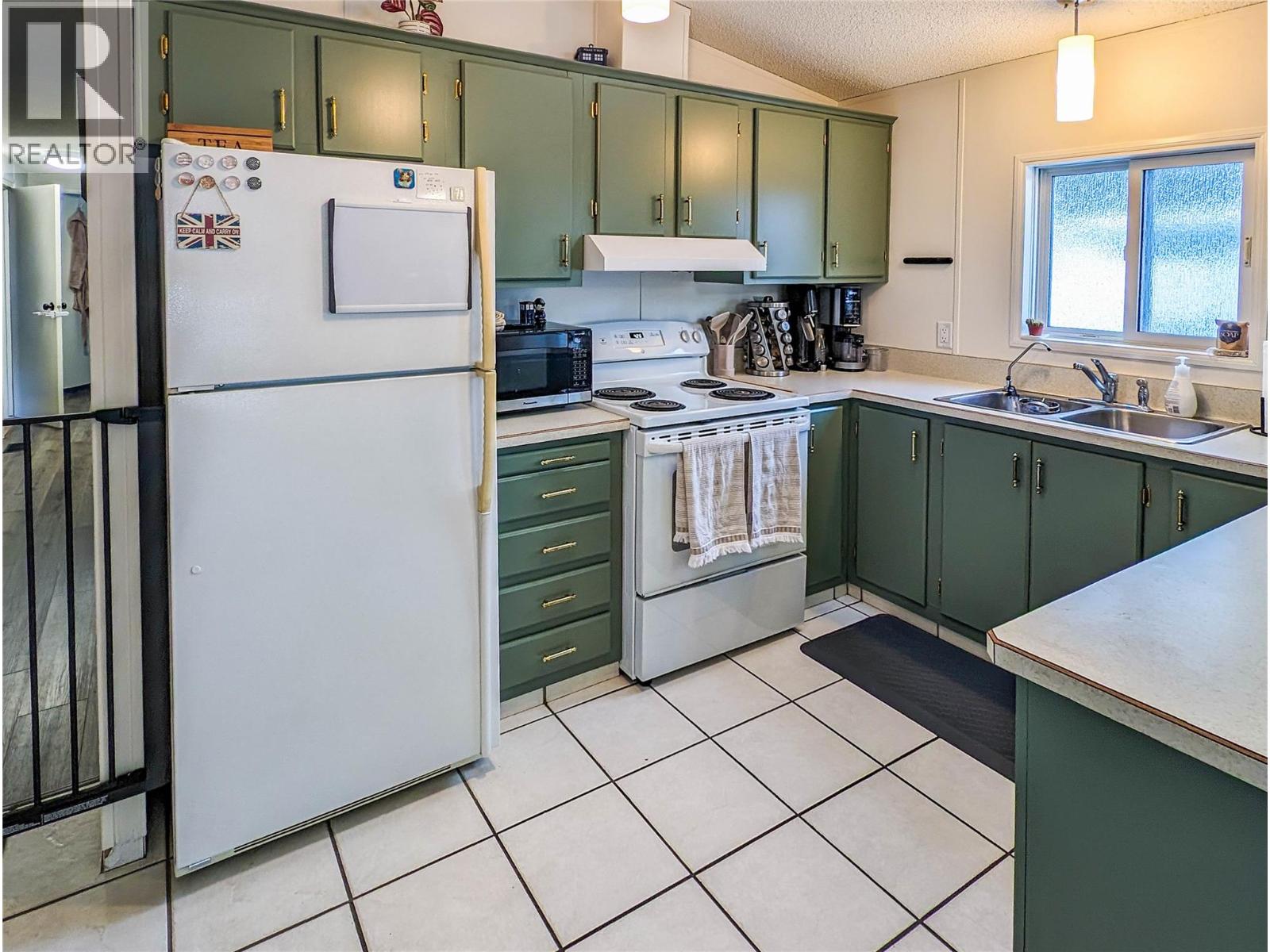6721 51 Street Northeast, Salmon Arm