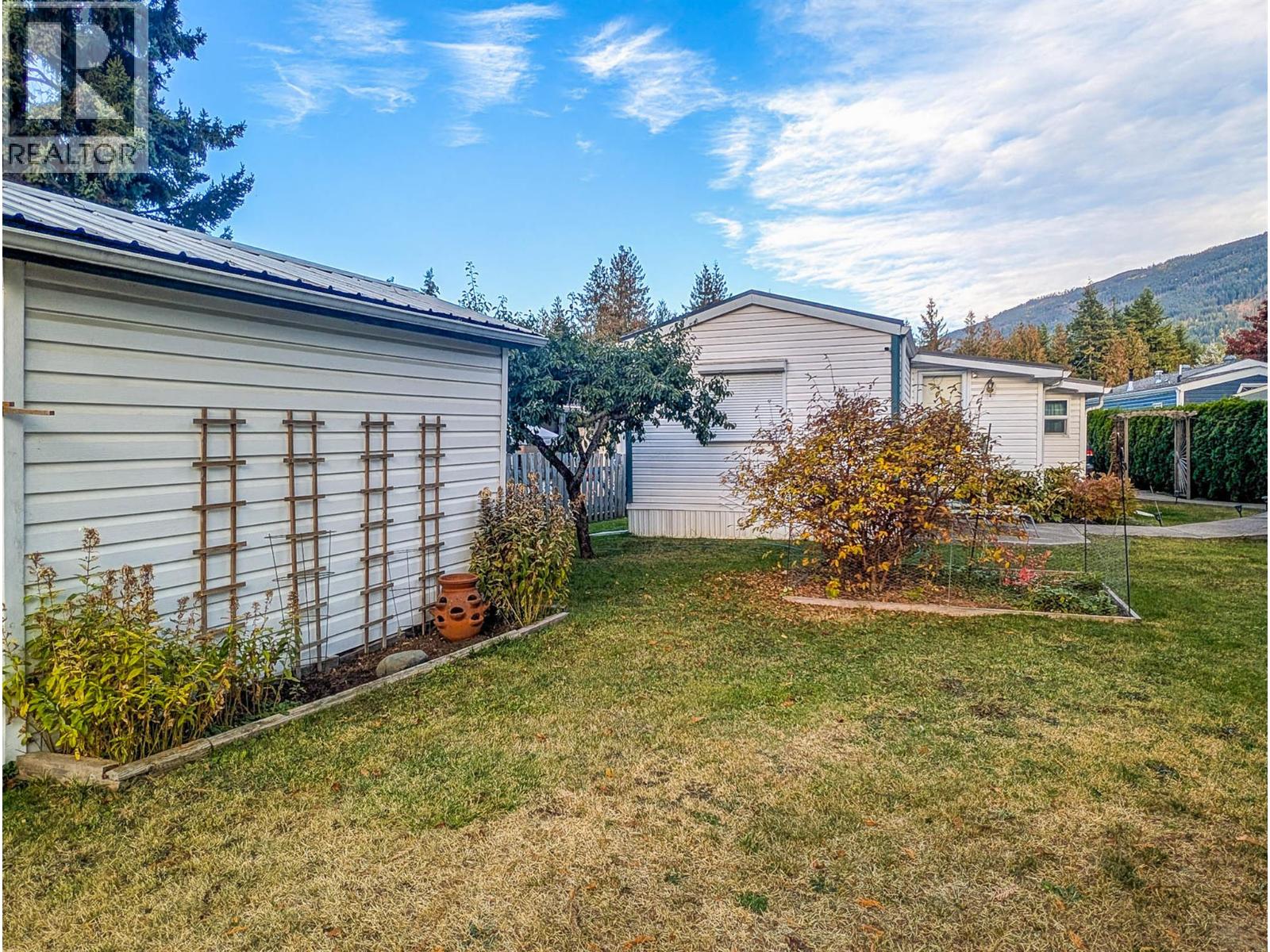 6721 51 Street Northeast, Salmon Arm