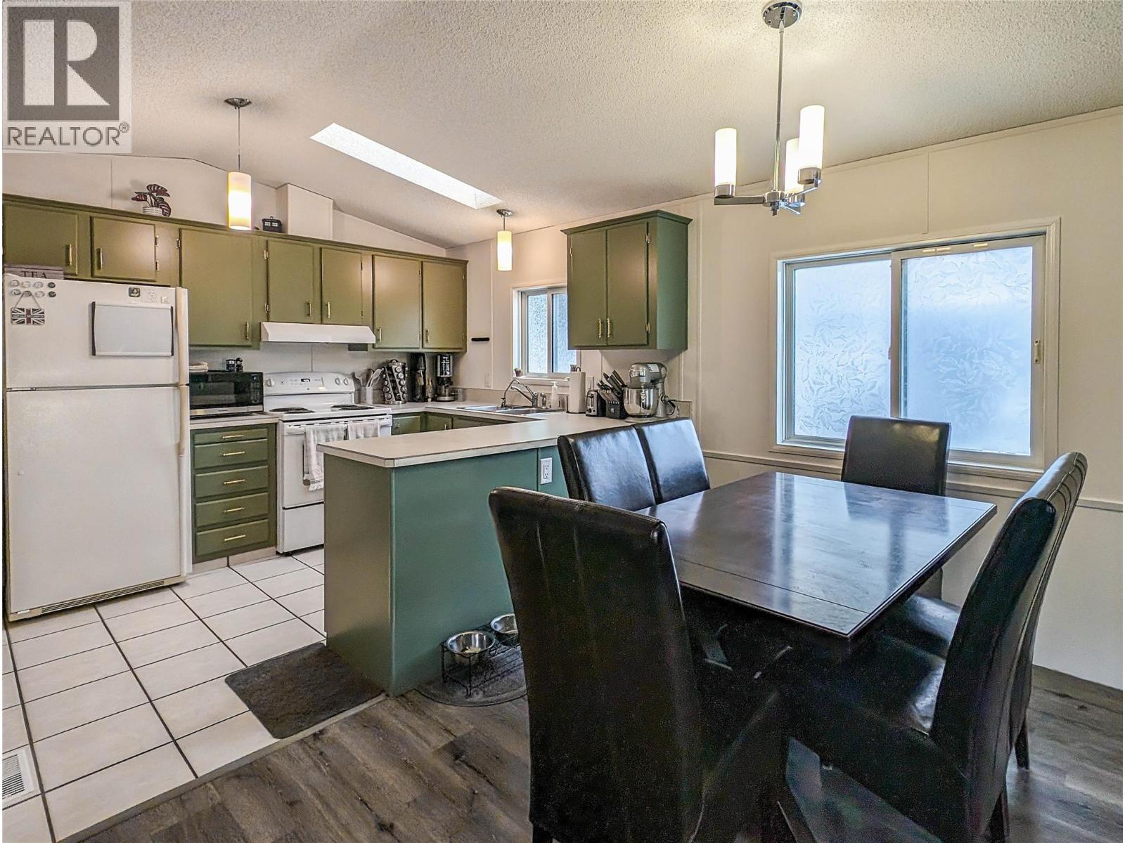 6721 51 Street Northeast, Salmon Arm