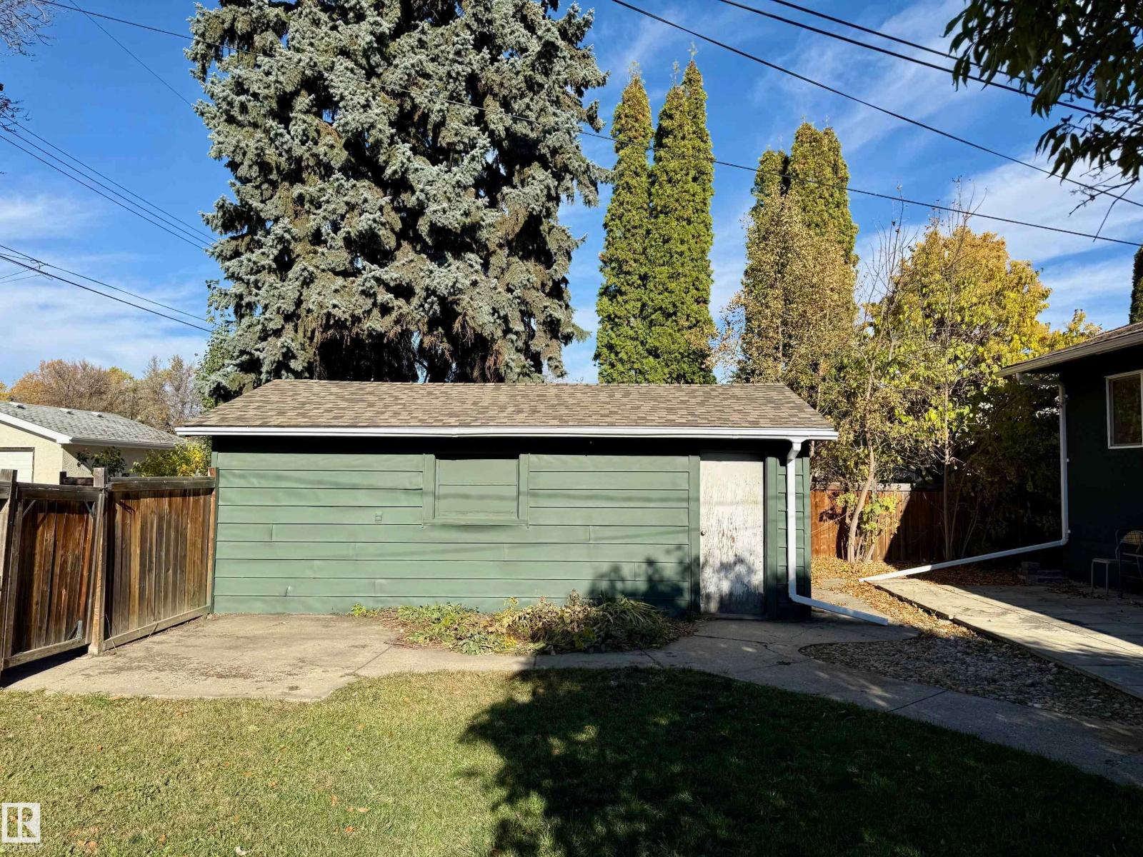 16466 104A AV NW, Edmonton