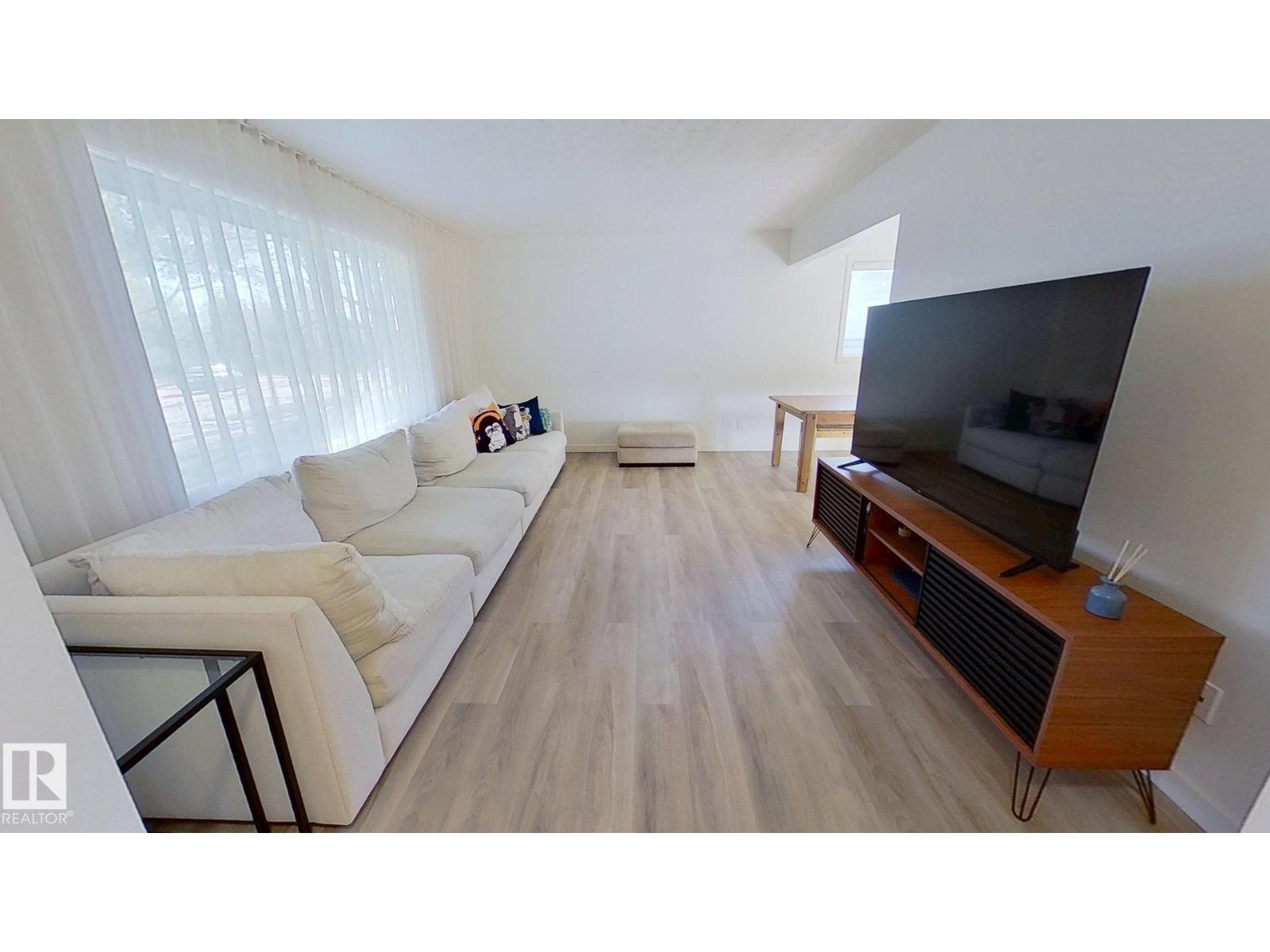 16466 104A AV NW, Edmonton